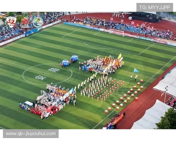 以足球赛敲大鼓节奏点燃全场激情的创意庆典表演盛大音律交融秀场